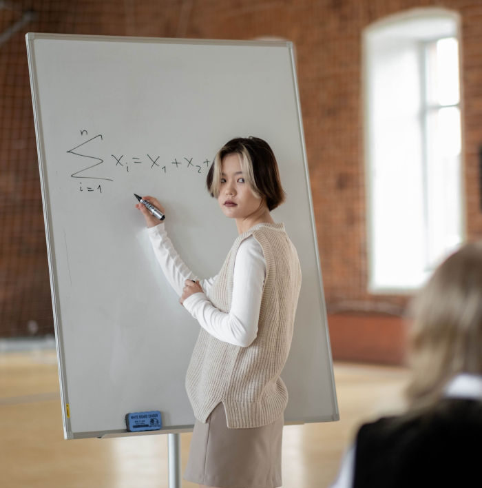 Adolescent en difficulté scolaire à cause de l’anxiété sociale